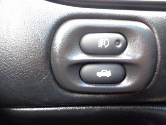 Used 2001 Chevrolet Corvette Coupe w/ Preferred Equipment Group2 image 12