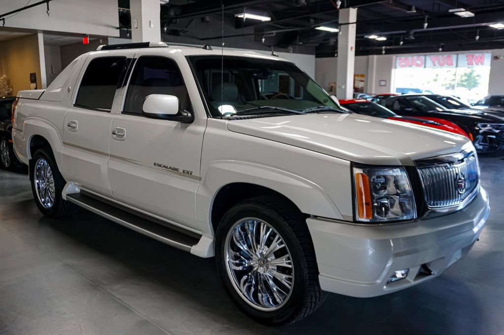 Used 2004 Cadillac Escalade EXT AWD/4WD image 4