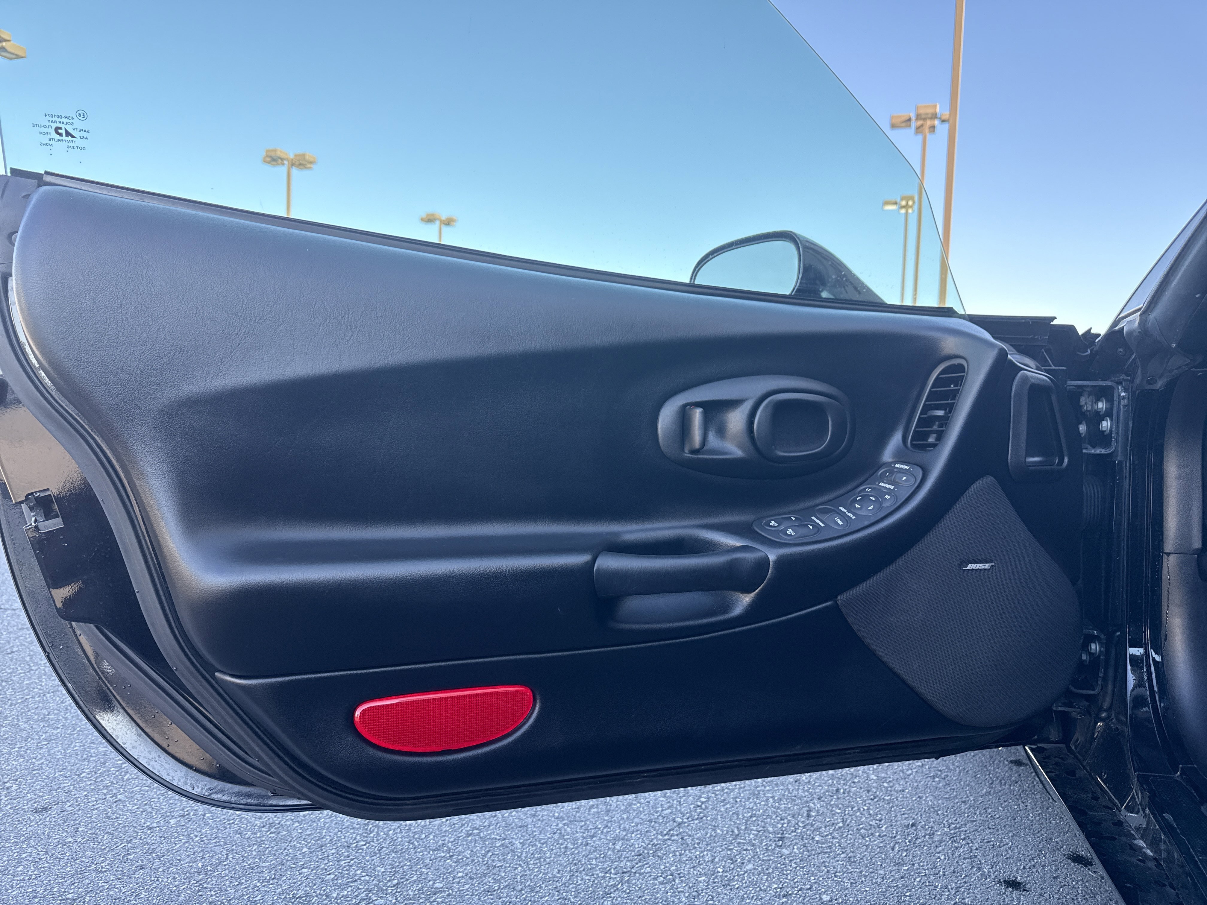 Used 2001 Chevrolet Corvette Z06 w/ Memory Pkg image 18