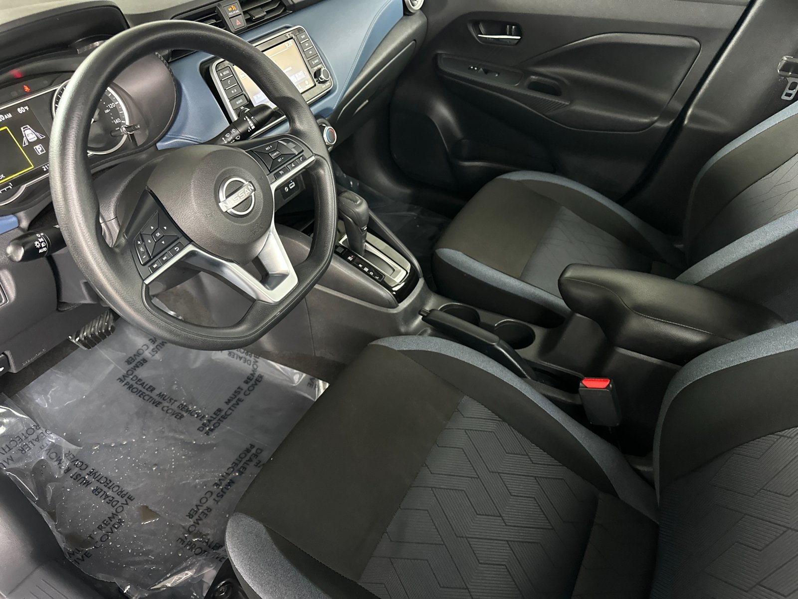 Used 2025 Nissan Versa SV FWD image 9