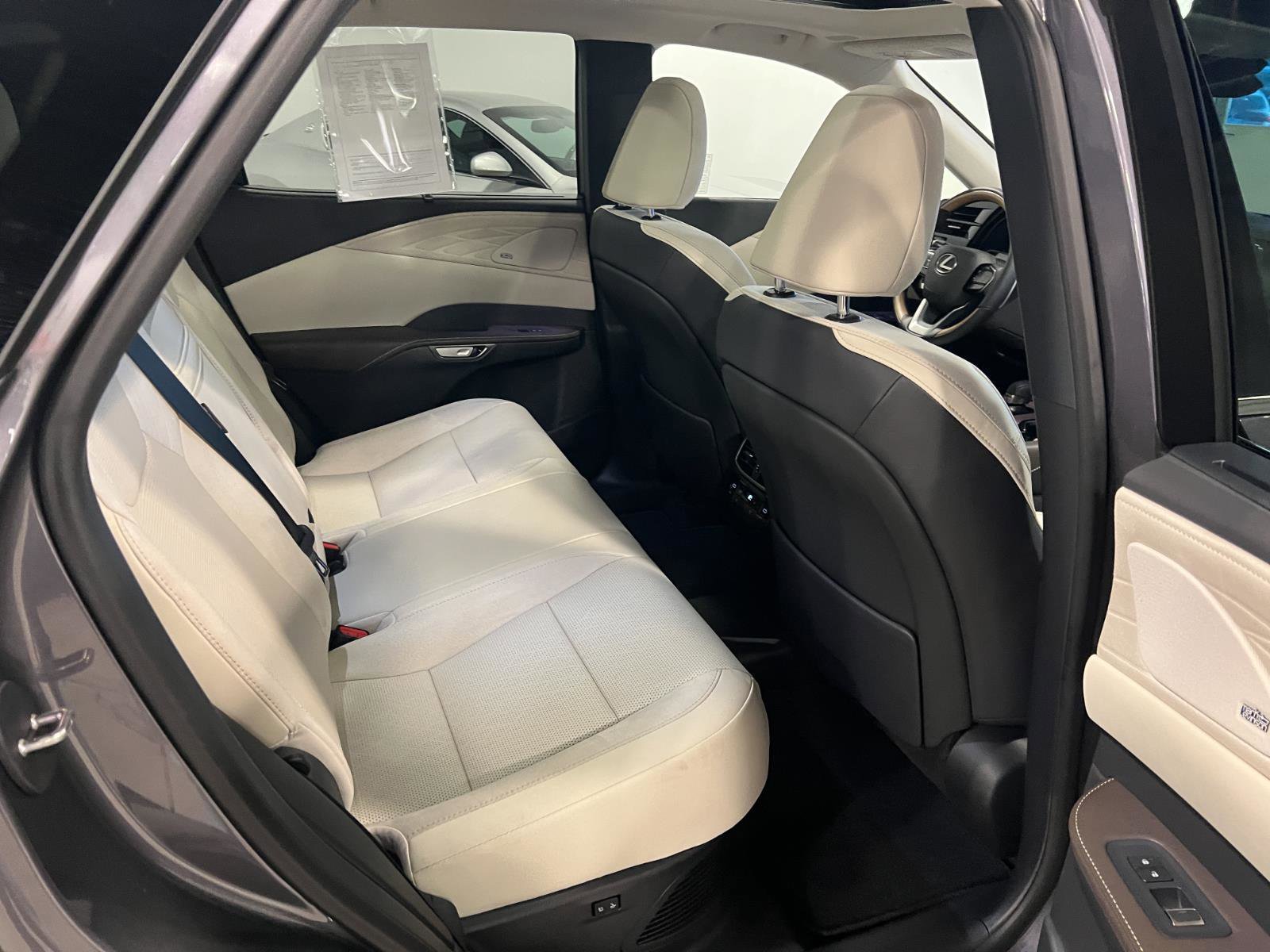 Used 2026 Lexus RX 450h AWD w/ Convenience Package image 36