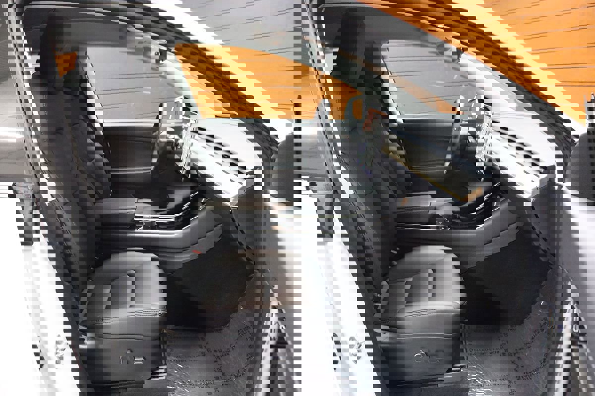 Used 2023 Tesla Model Y Long Range image 44