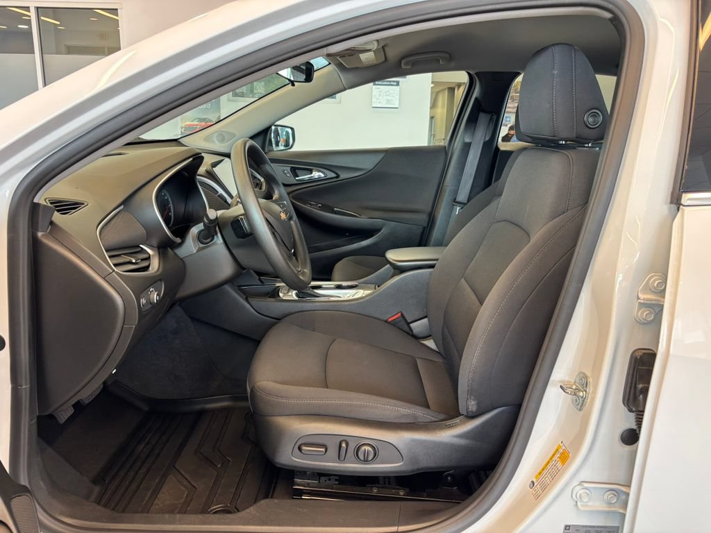 Used 2020 Chevrolet Malibu LS w/ Driver Confidence Package II FWD image 15