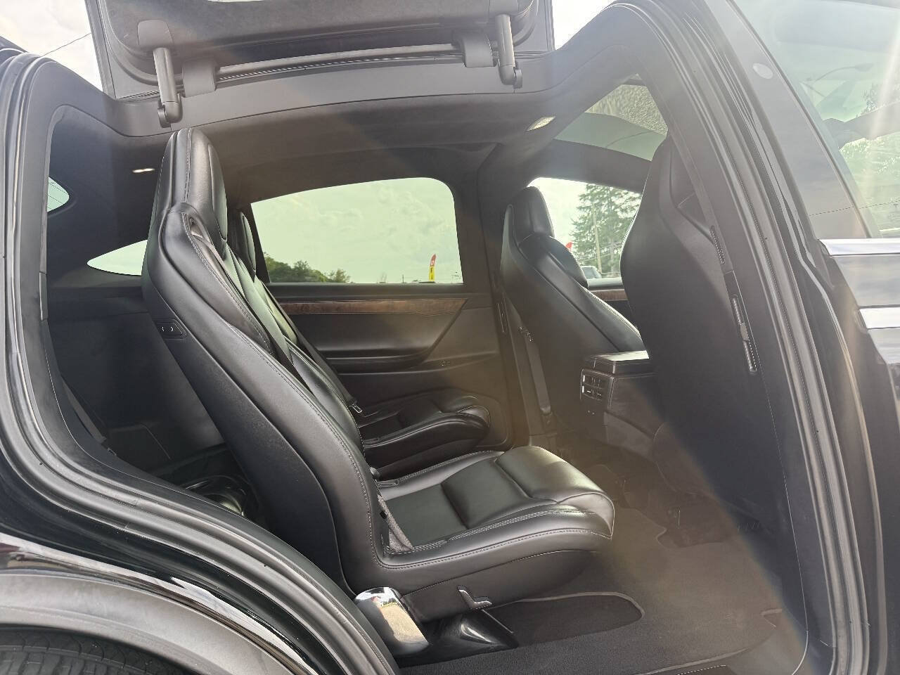 Used 2019 Tesla Model X Long Range AWD/4WD image 29