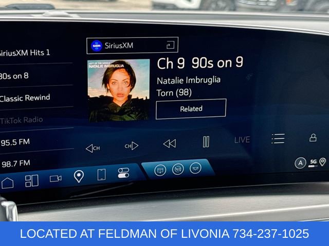 Used 2024 Cadillac Lyriq Luxury image 13