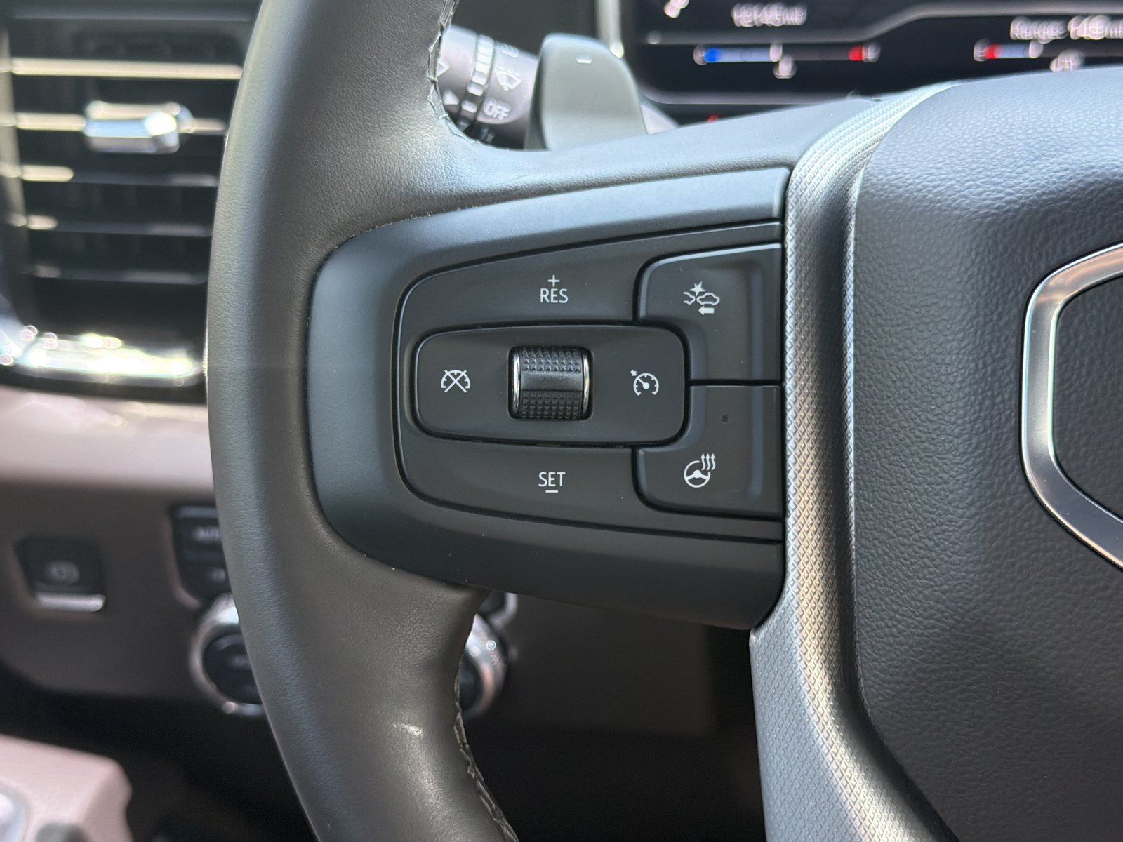 Used 2025 GMC Sierra 1500 Denali AWD/4WD image 19