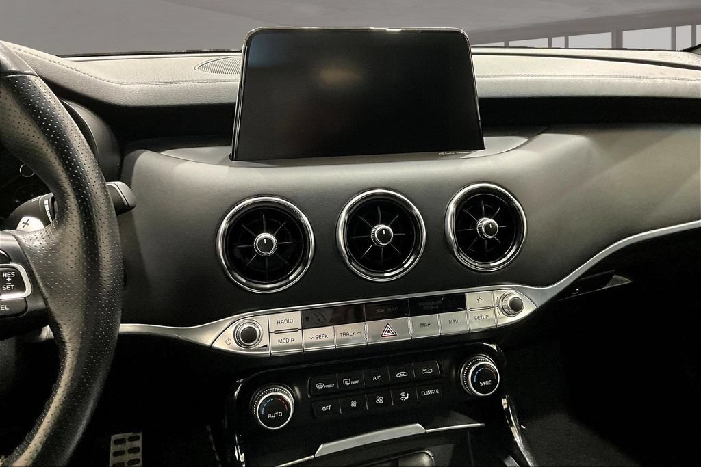 Used 2018 Kia Stinger GT2 AWD/4WD image 7