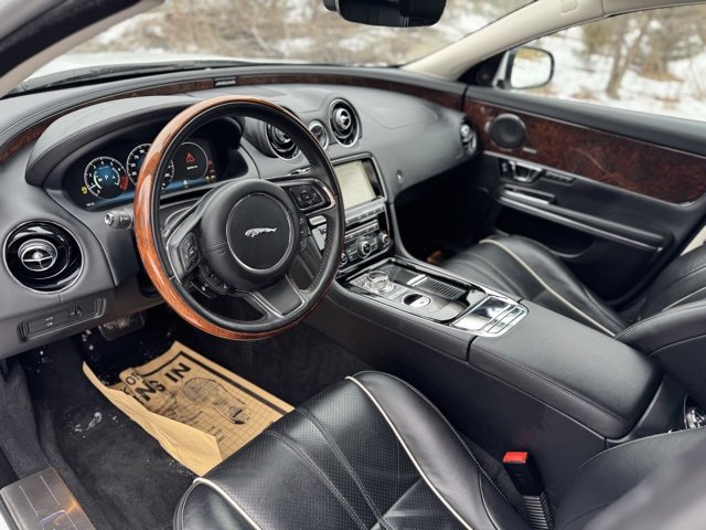 Used 2019 Jaguar XJ R-Sport image 12