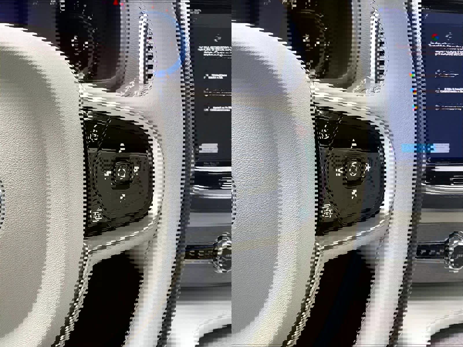 Used 2023 Volvo XC90 B6 Plus w/ Protection Package Premier image 21