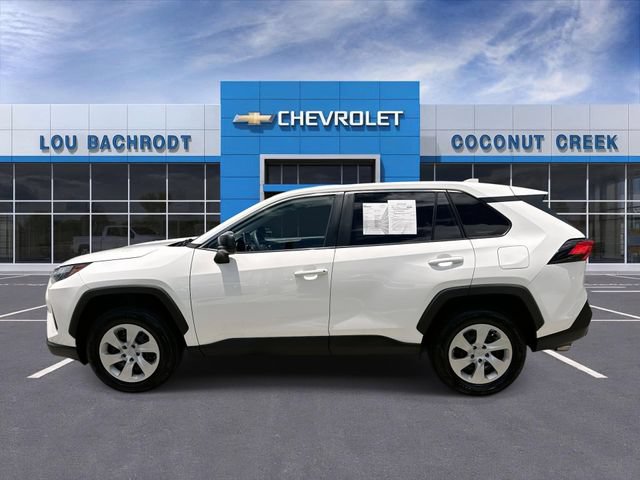 Used 2024 Toyota RAV4 LE FWD image 5