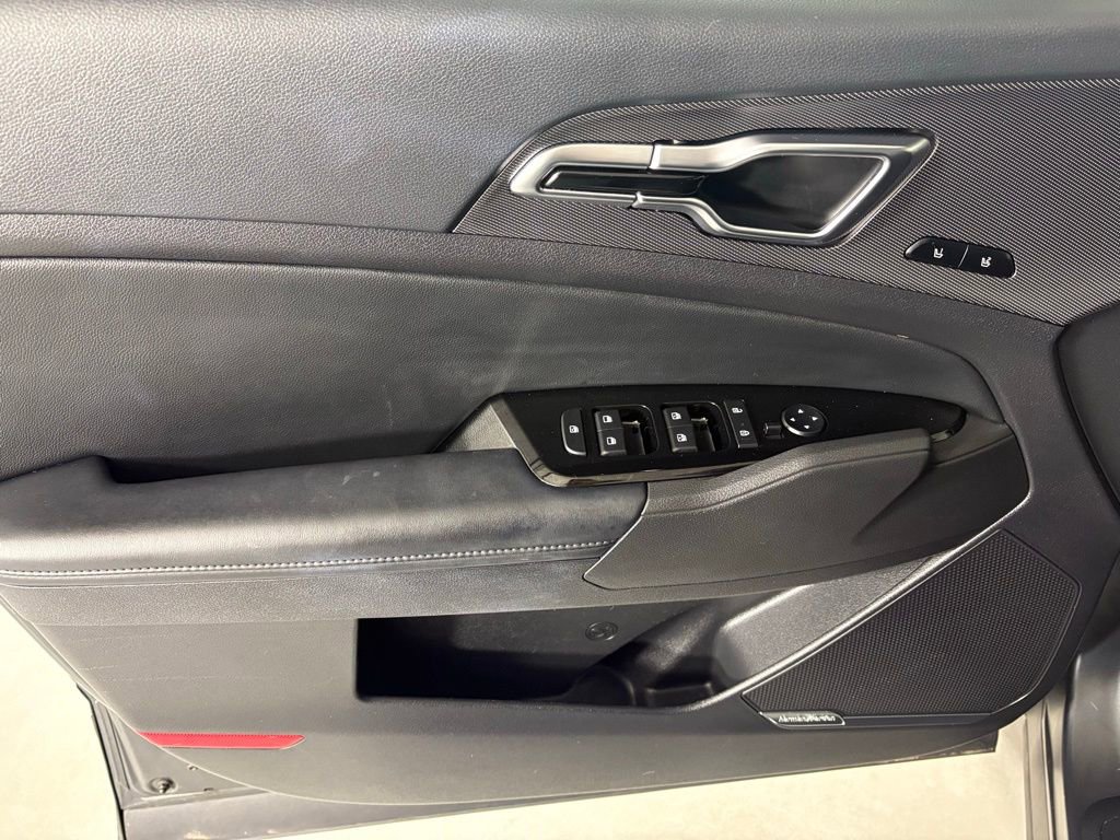 Used 2025 Kia Sportage SX Prestige image 19