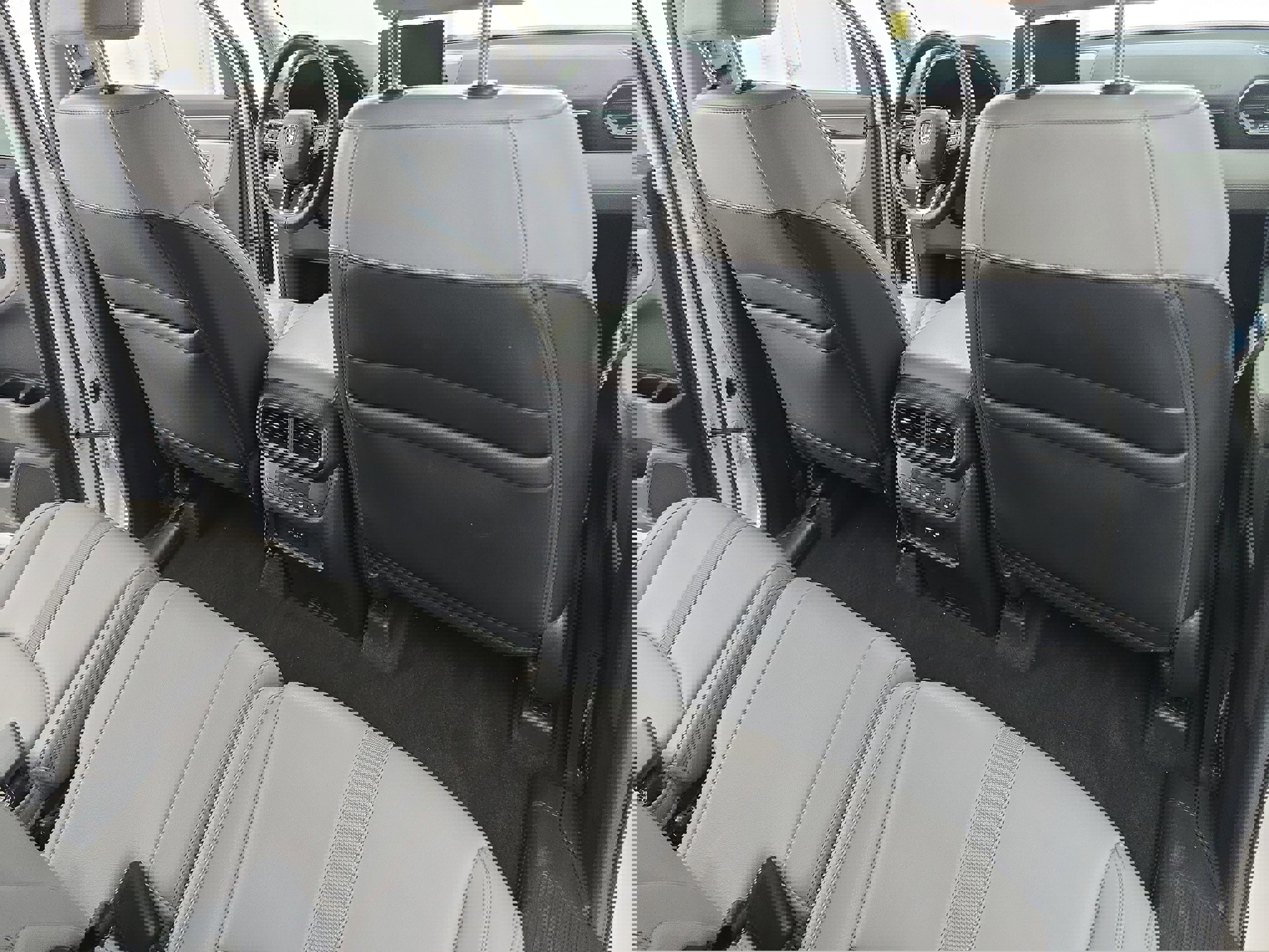 Certified 2024 Honda Pilot Touring image 11