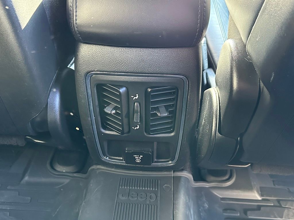 Used 2022 Jeep Grand Cherokee Laredo X image 17