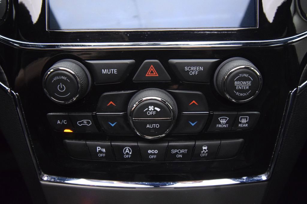 Used 2021 Jeep Grand Cherokee Limited AWD/4WD image 37
