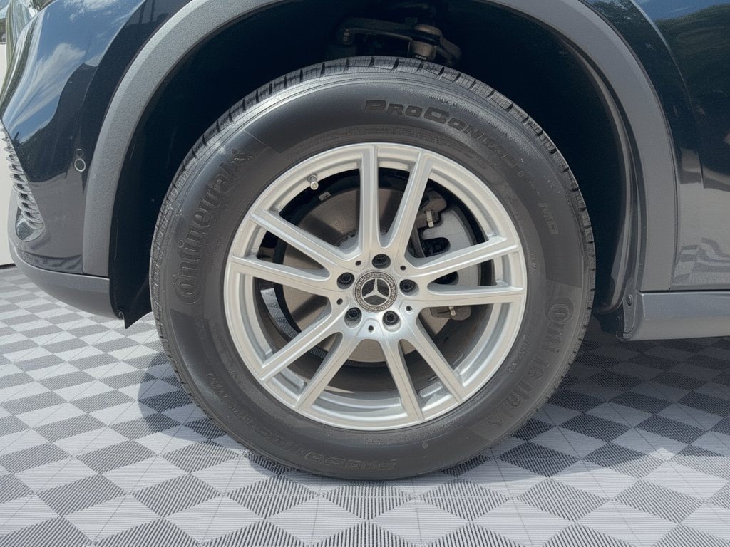 Used 2023 Mercedes-Benz GLC 300 4MATIC image 13