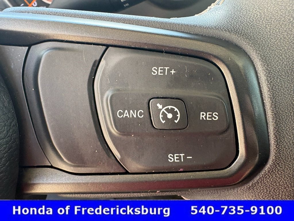Used 2023 Jeep Gladiator Sport AWD/4WD image 13