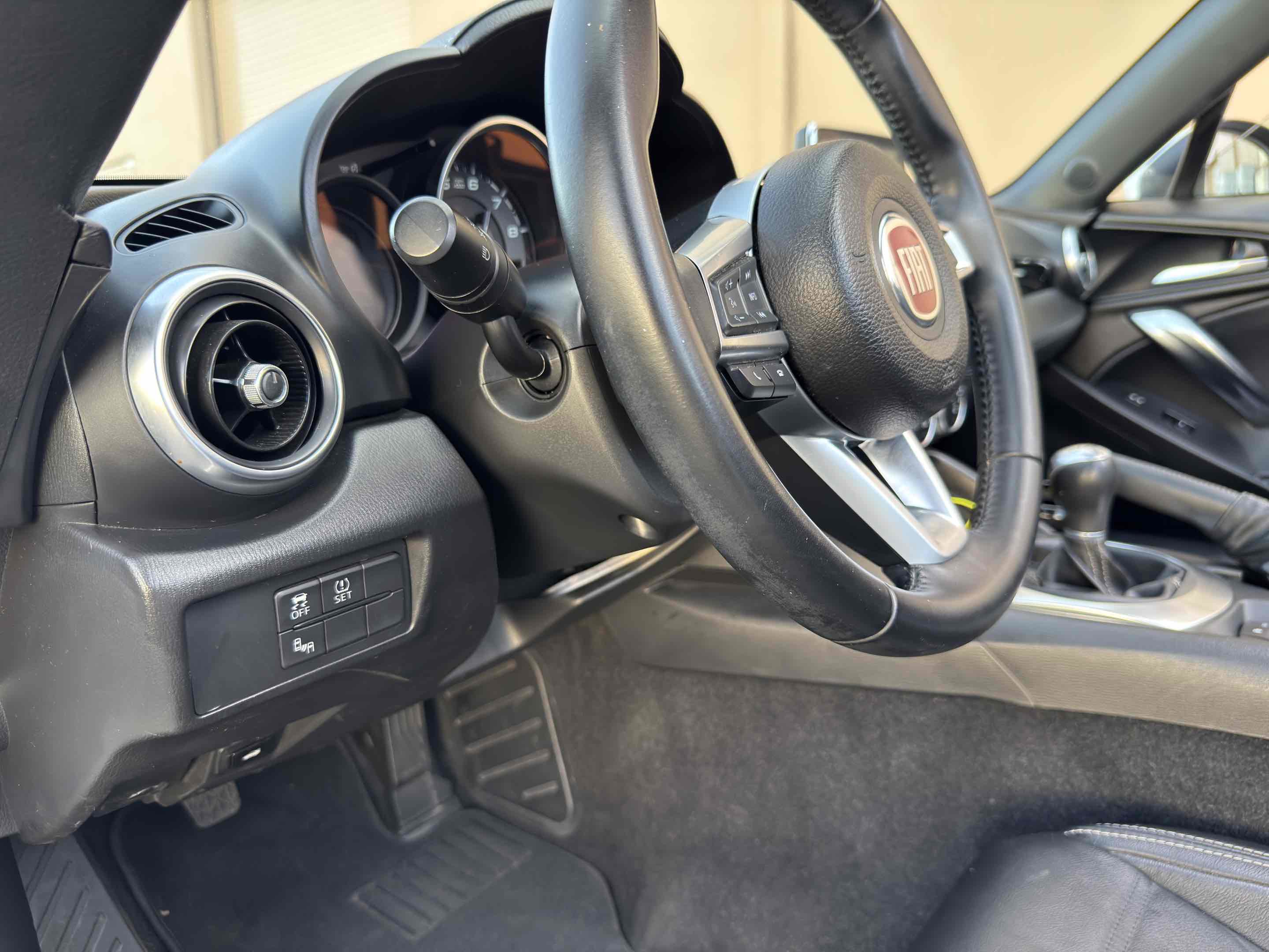 Used 2018 FIAT 124 Spider Lusso w/ Convenience Group image 55