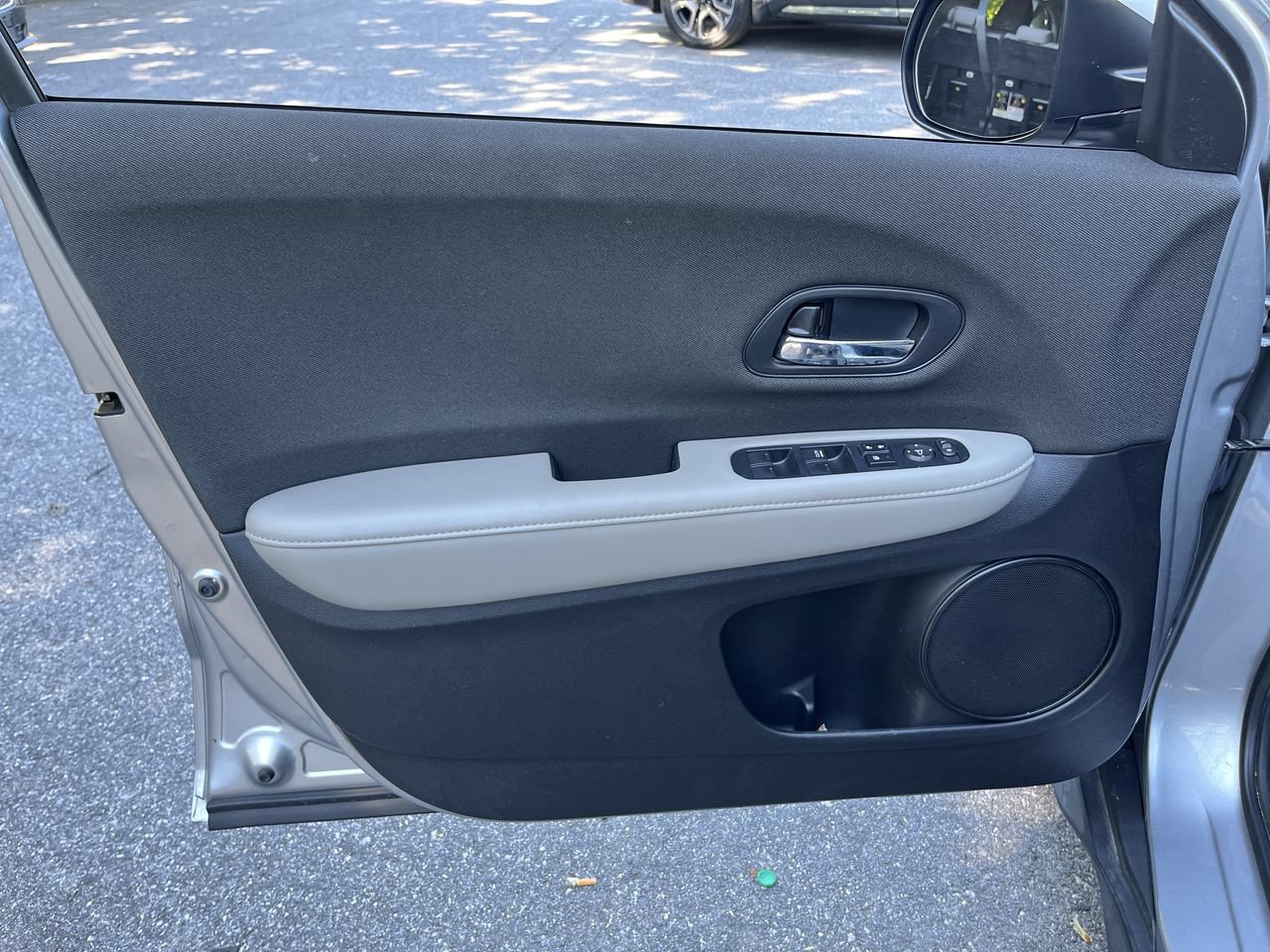Used 2020 Honda HR-V LX image 3