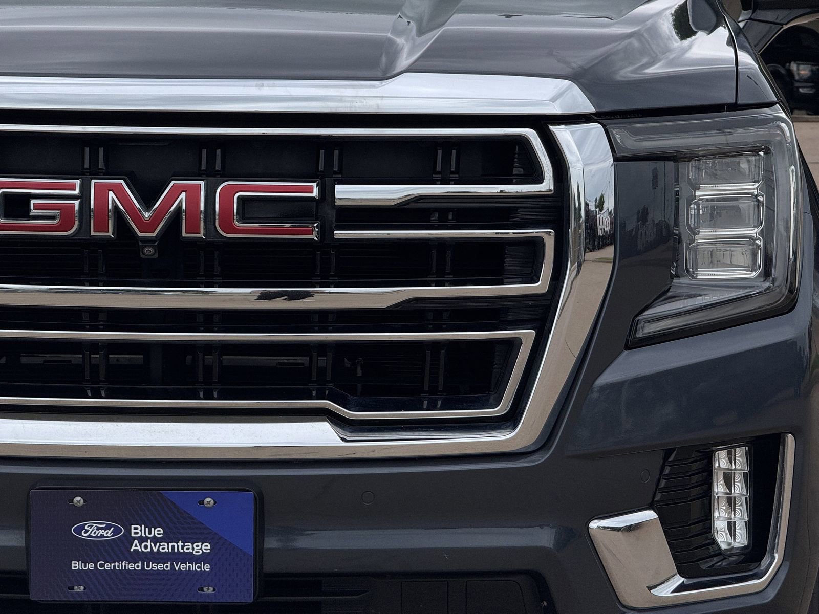 Used 2021 GMC Yukon XL SLT w/ SLT Luxury Package image 10