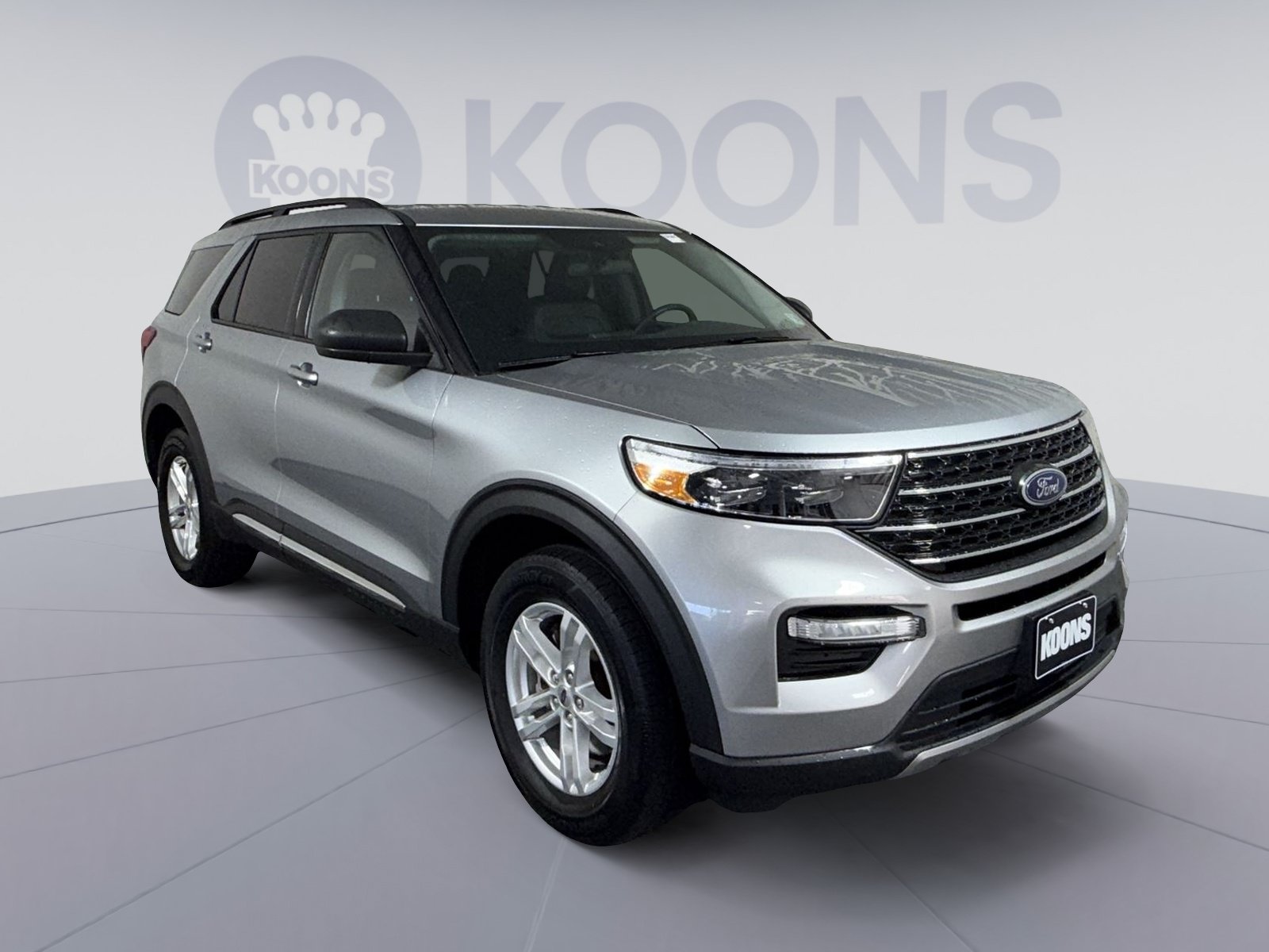 Used 2023 Ford Explorer XLT w/ Equipment Group 202A AWD/4WD image 10