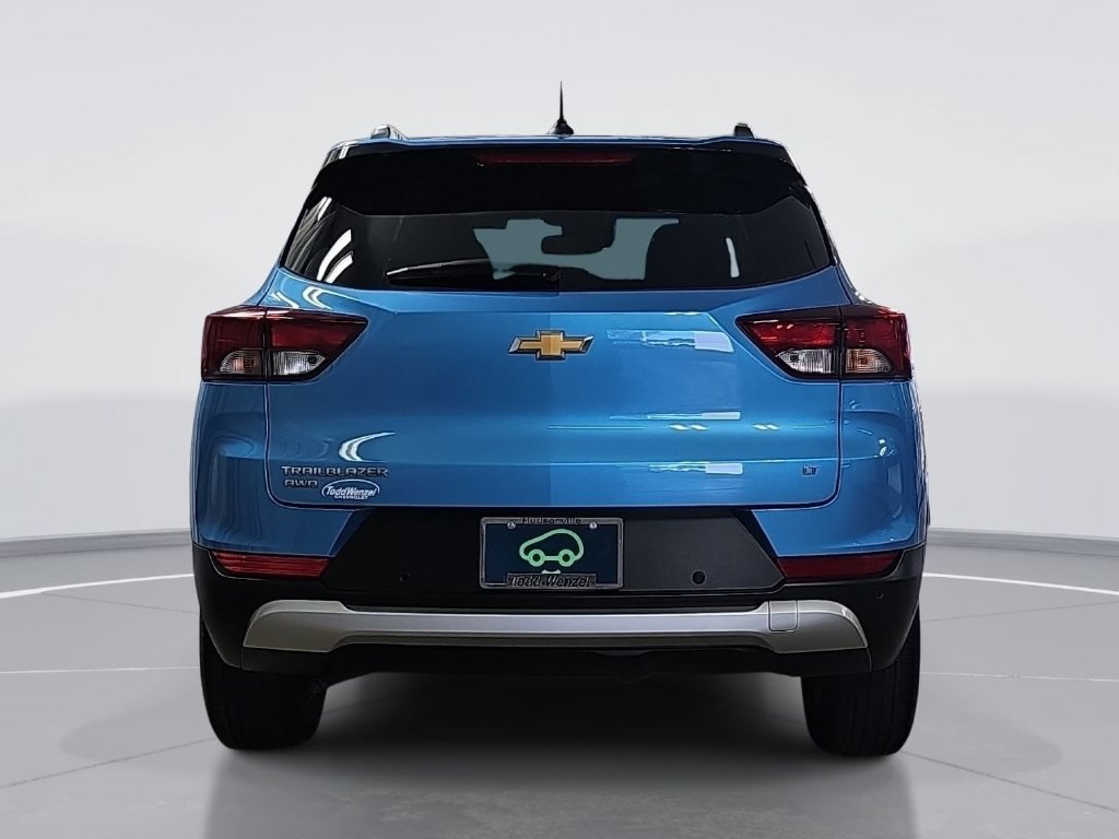 Used 2025 Chevrolet TrailBlazer LT w/ Convenience Package AWD/4WD image 5