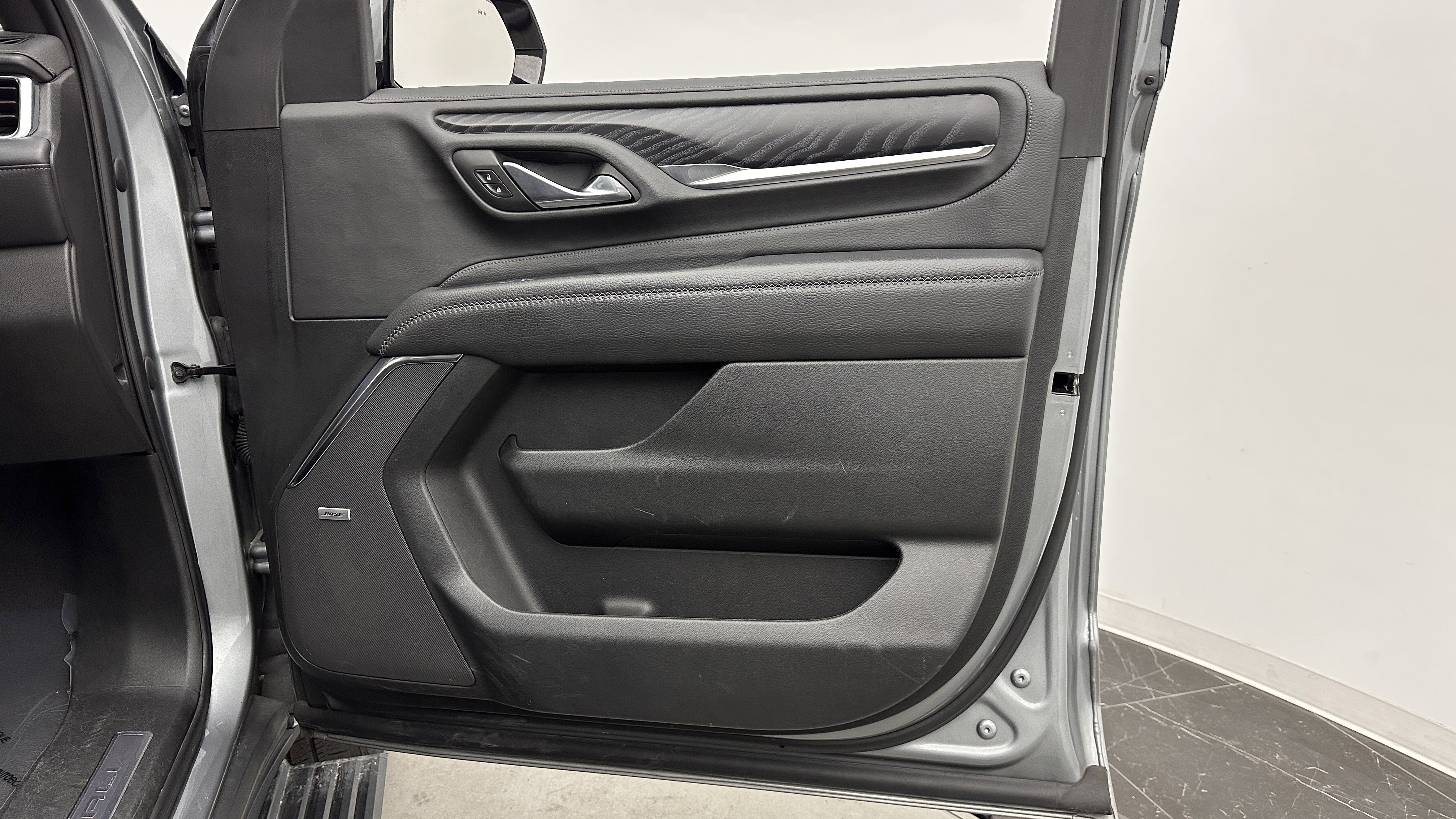 Used 2023 GMC Yukon XL Denali RWD image 36
