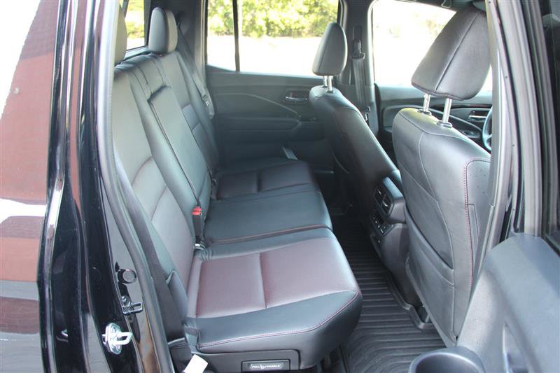Used 2025 Honda Ridgeline Black Edition image 17