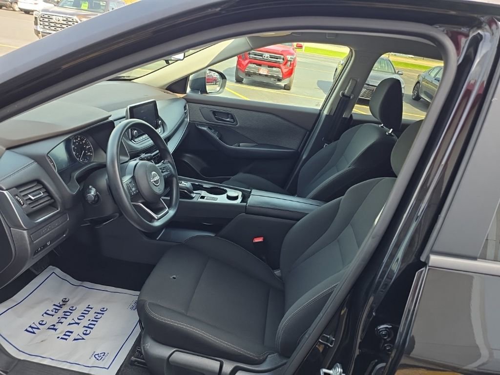 Used 2023 Nissan Rogue S AWD/4WD image 14
