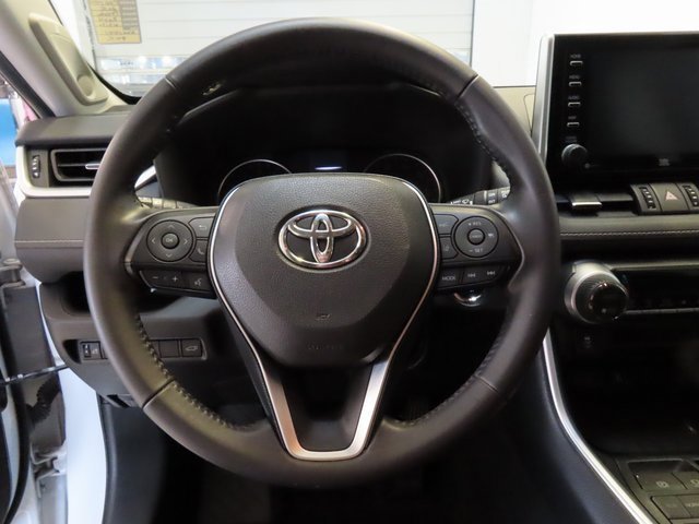 Used 2019 Toyota RAV4 XLE Premium image 9