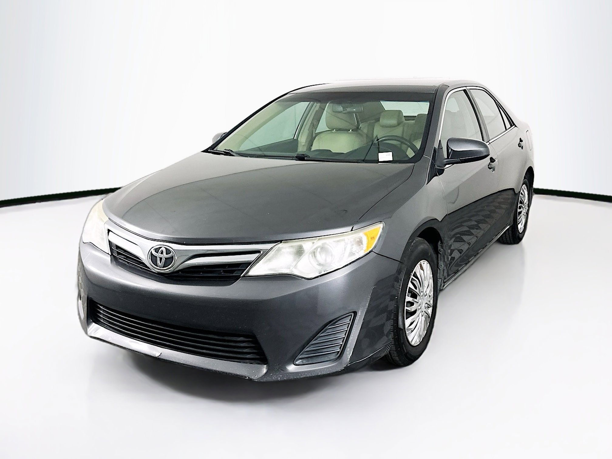 Used 2012 Toyota Camry LE image 3