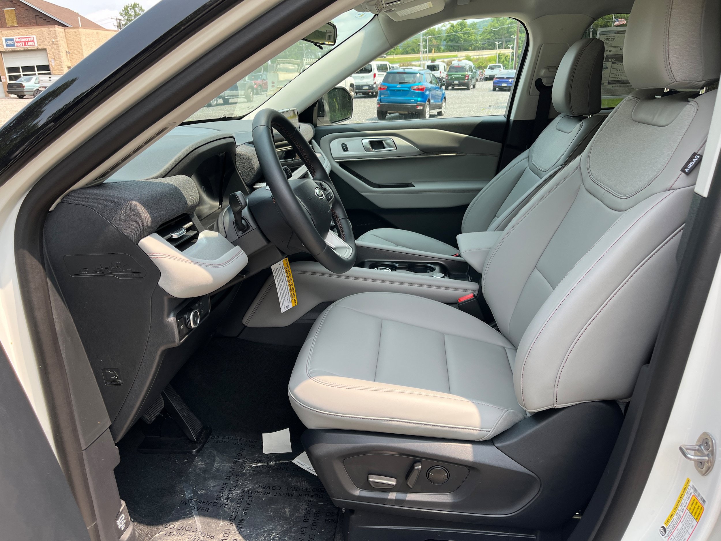 New 2026 Ford Explorer Active w/ Active Comfort Package AWD/4WD image 10