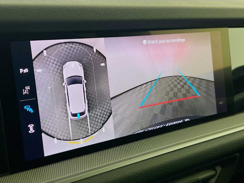 New 2026 Porsche Cayenne image 17