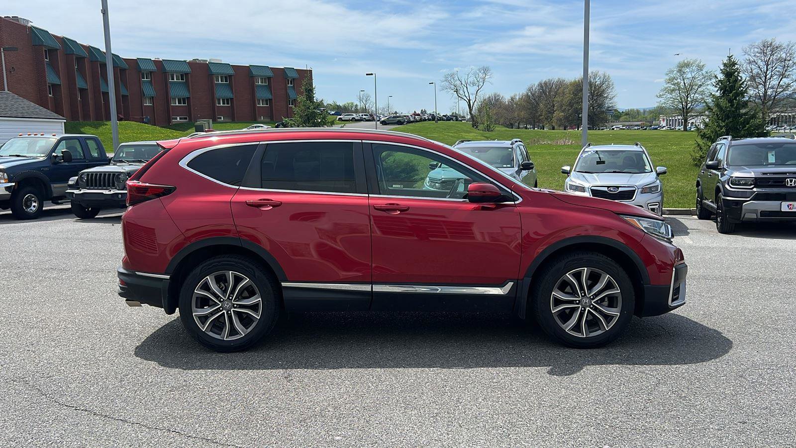 Used 2020 Honda CR-V Touring image 2