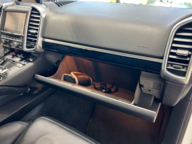 Used 2014 Porsche Cayenne Diesel AWD/4WD image 33