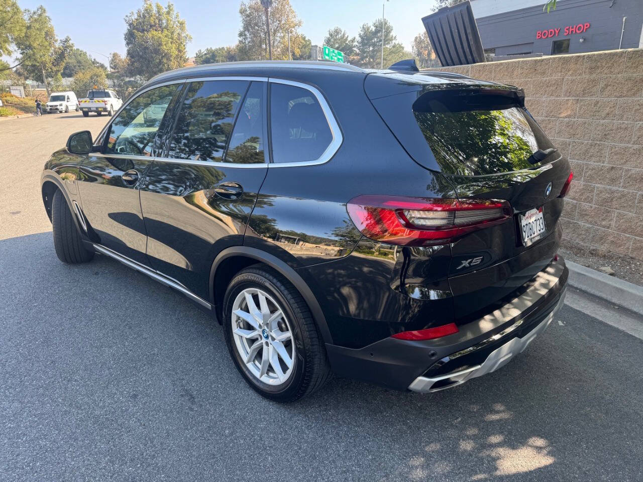 Used 2023 BMW X5 xDrive45e w/ Climate Comfort Package AWD/4WD image 5