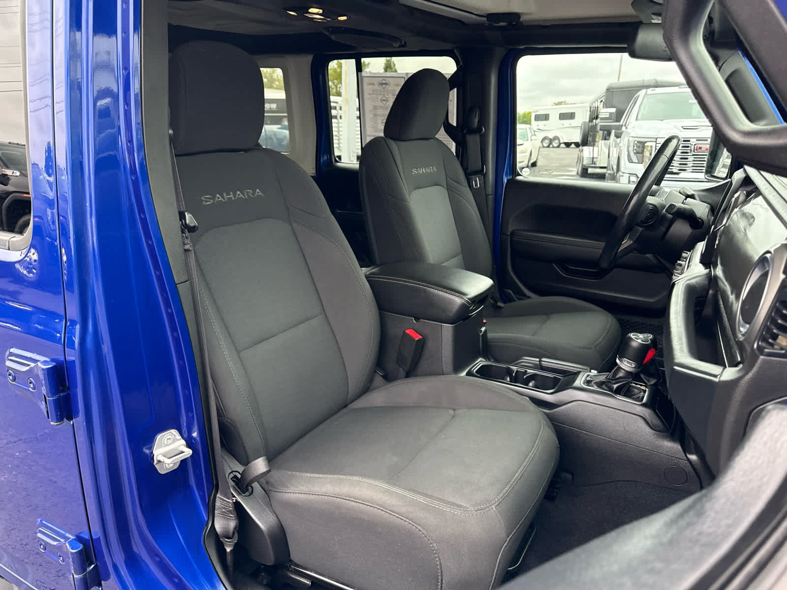 Used 2019 Jeep Wrangler Unlimited Sahara w/ Safety Group AWD/4WD image 22
