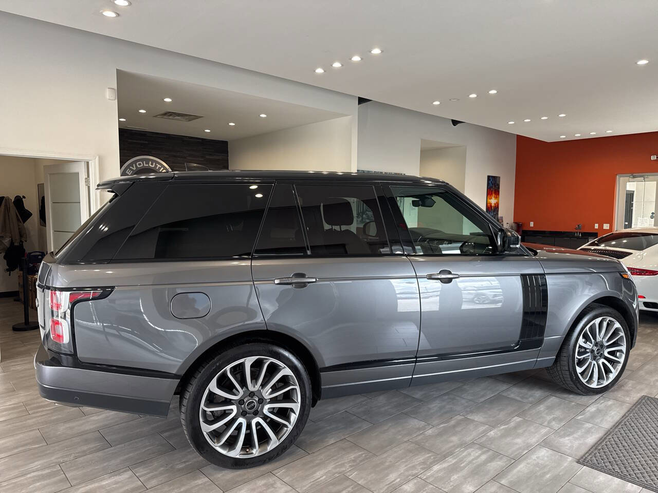 Used 2019 Land Rover Range Rover HSE AWD/4WD image 12