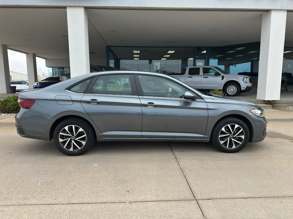 Used 2024 Volkswagen Jetta S image 7