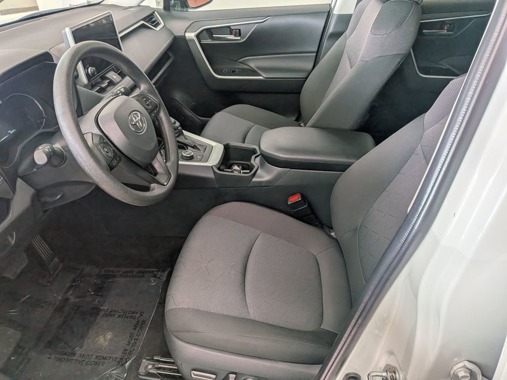 Used 2025 Toyota RAV4 XLE image 11