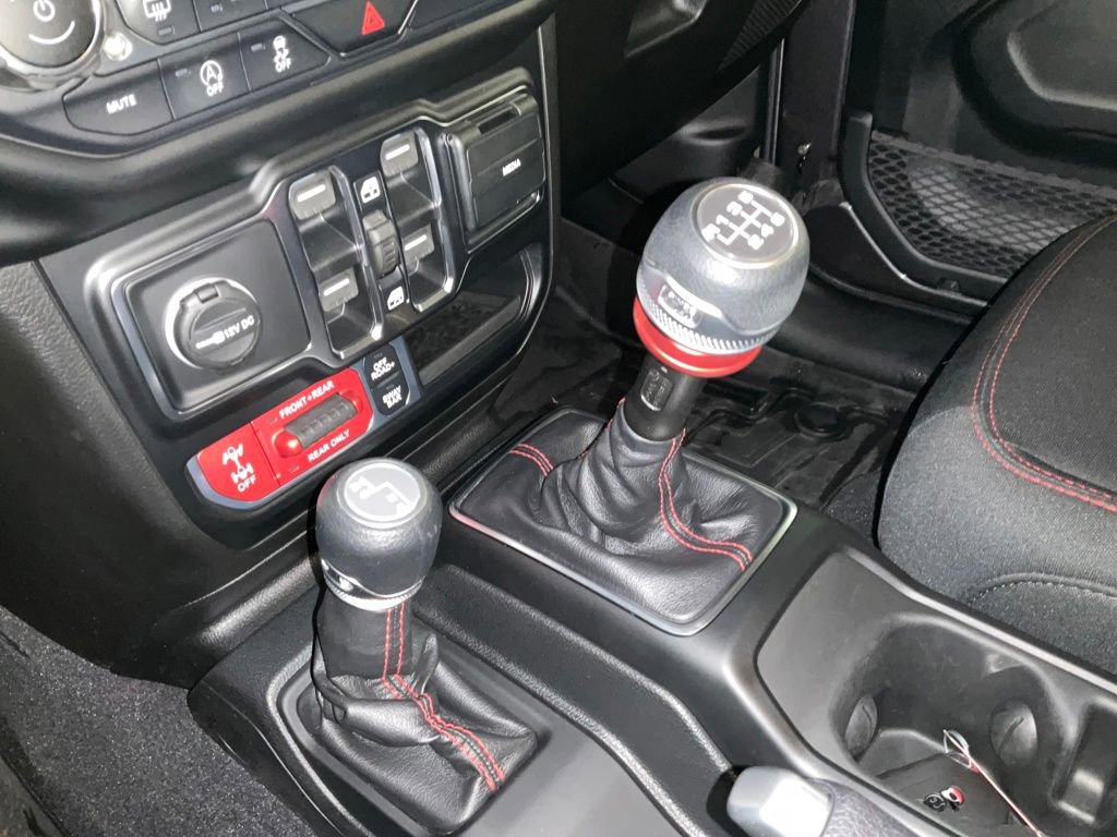 Used 2020 Jeep Gladiator Rubicon w/ Cold Weather Group image 24