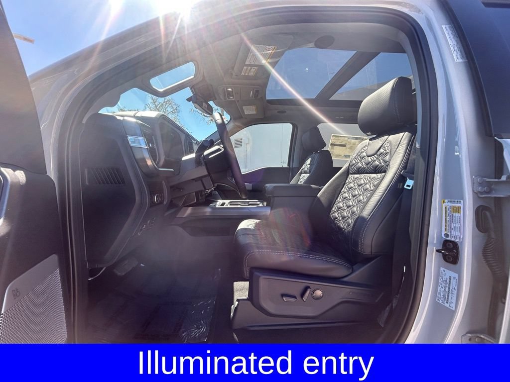 New 2026 Ford F250 Lariat w/ Black Appearance Package AWD/4WD image 10