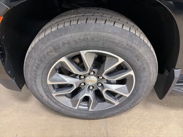 Used 2024 Chevrolet Suburban LS w/ Driver Alert Package image 8