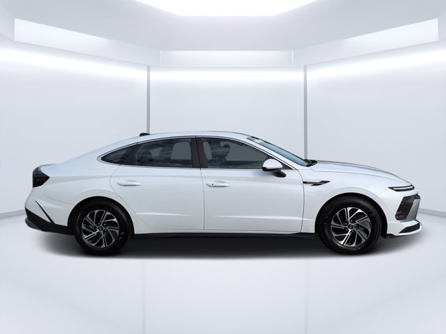 Used 2026 Hyundai Sonata Blue FWD image 2