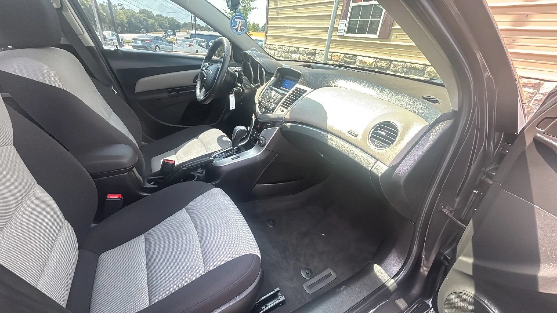 Used 2014 Chevrolet Cruze LS FWD image 14