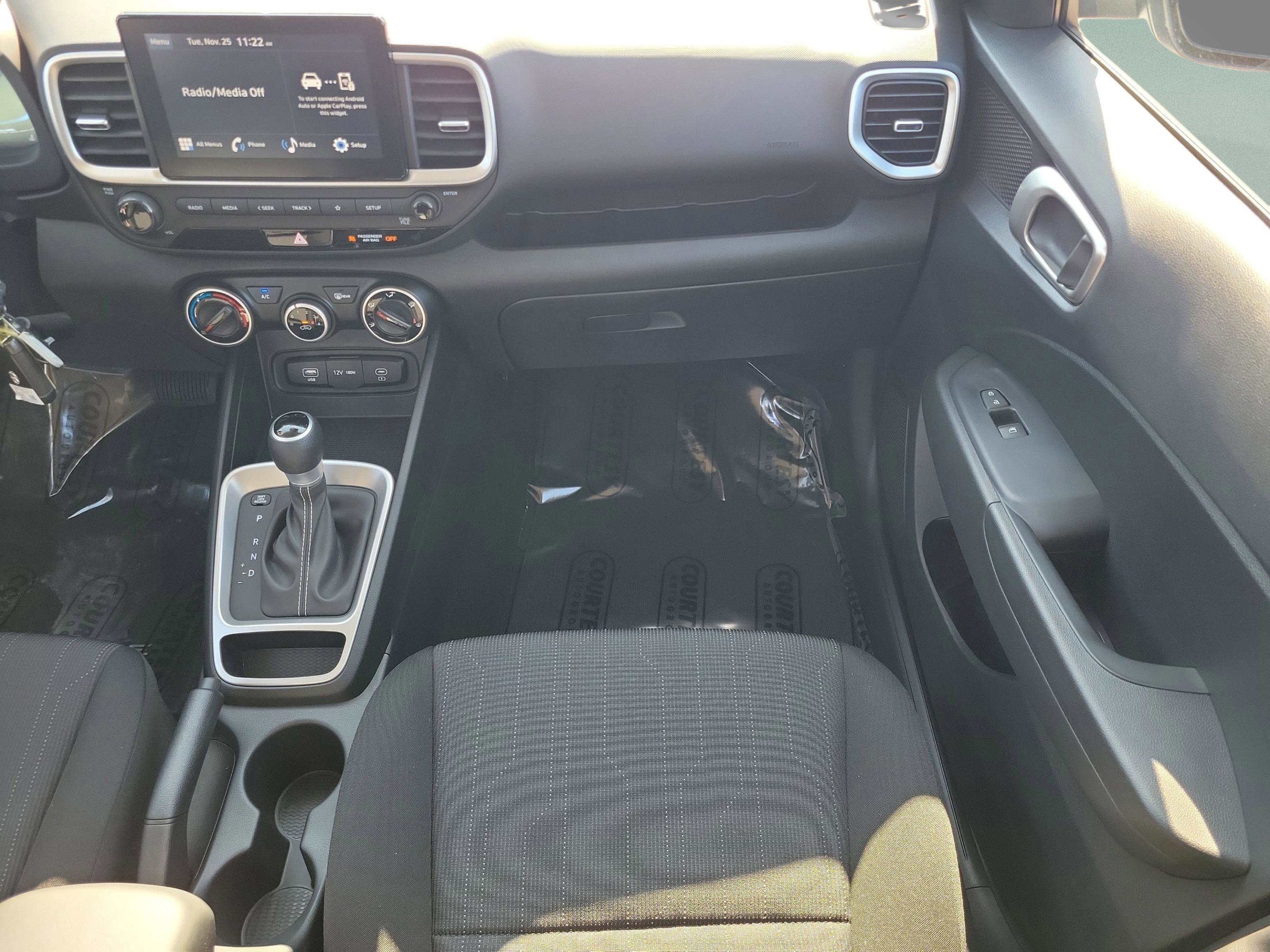 New 2026 Hyundai Venue SE image 14