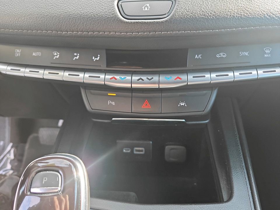 Used 2023 Cadillac XT4 Premium Luxury image 25