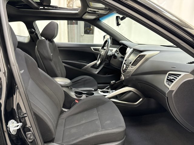 Used 2017 Hyundai Veloster Value Edition image 28