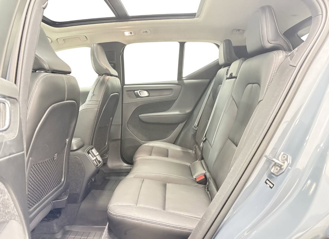 Used 2021 Volvo XC40 T5 Inscription w/ Advanced Package image 13