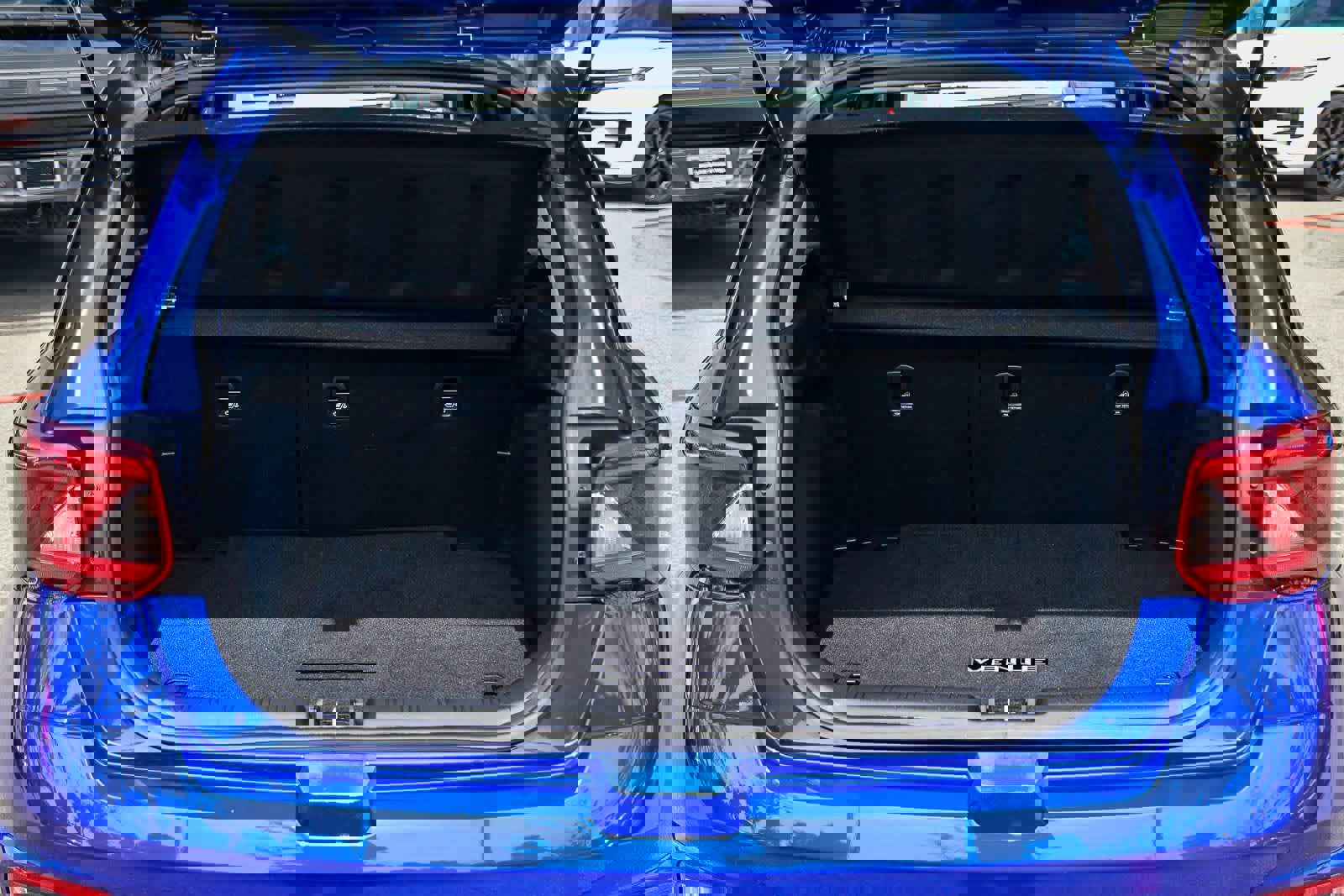 Used 2023 Hyundai Venue Limited image 26