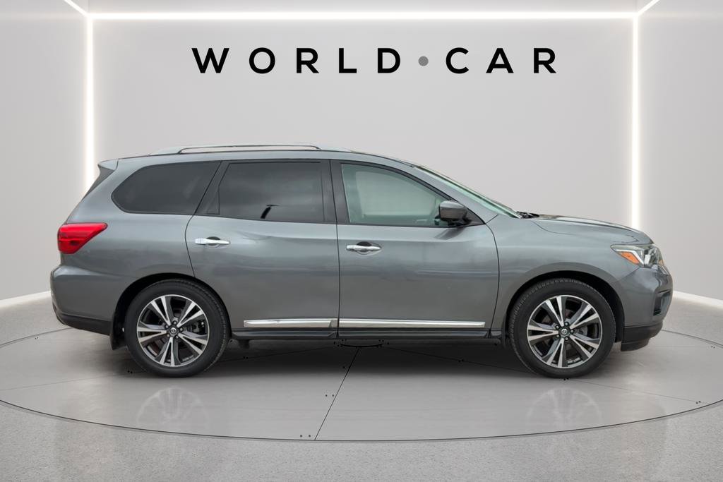 Used 2017 Nissan Pathfinder Platinum w/ Family Entertainment Package image 2
